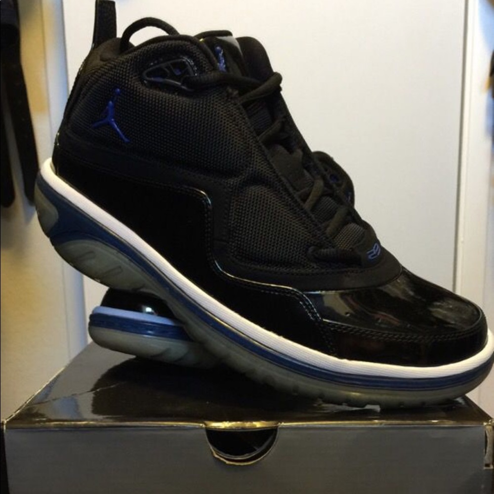 Jordan elements